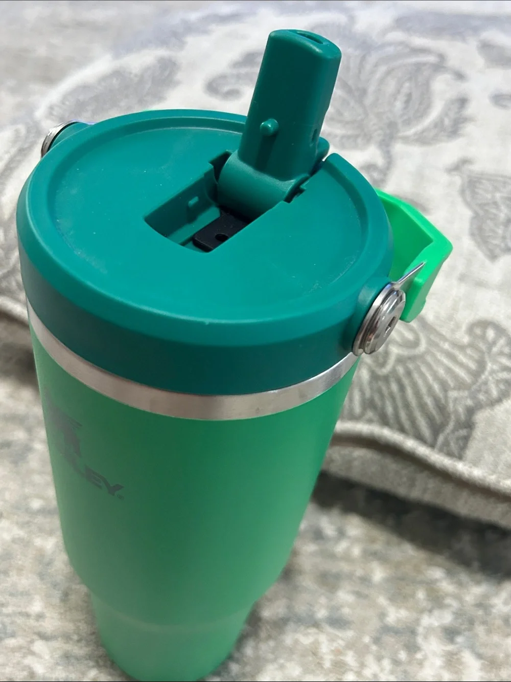 32 oz. Stanley Bright Meadow Green, Flipster Travel Tumbler with Foldable Handle - Picture 3 of 6